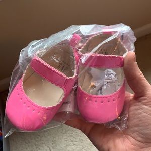 Bubble gum pink baby girl Mary Janes shoes